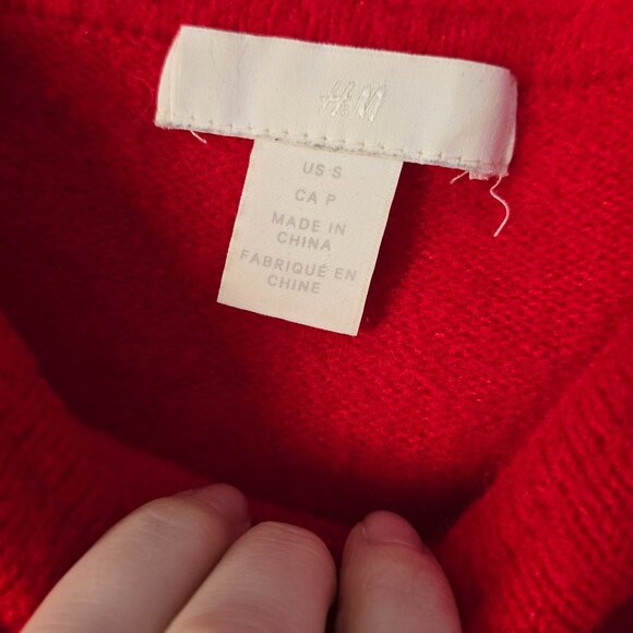H&M red balloon sleeve sweater - Picture 2 of 3
